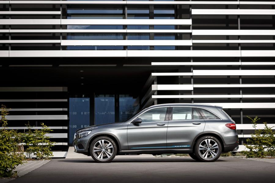  Mercedes-Benz GLC350 e 4Matic 2015 года  (фото 29 из 30)